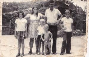 Meus Pais Fredolino Plaster e Laura Zimermann Plaster, eu aos 11 anos e meus irmãos Daniel 9 anos, Ivanete 6 anos e Elves 2 anos.